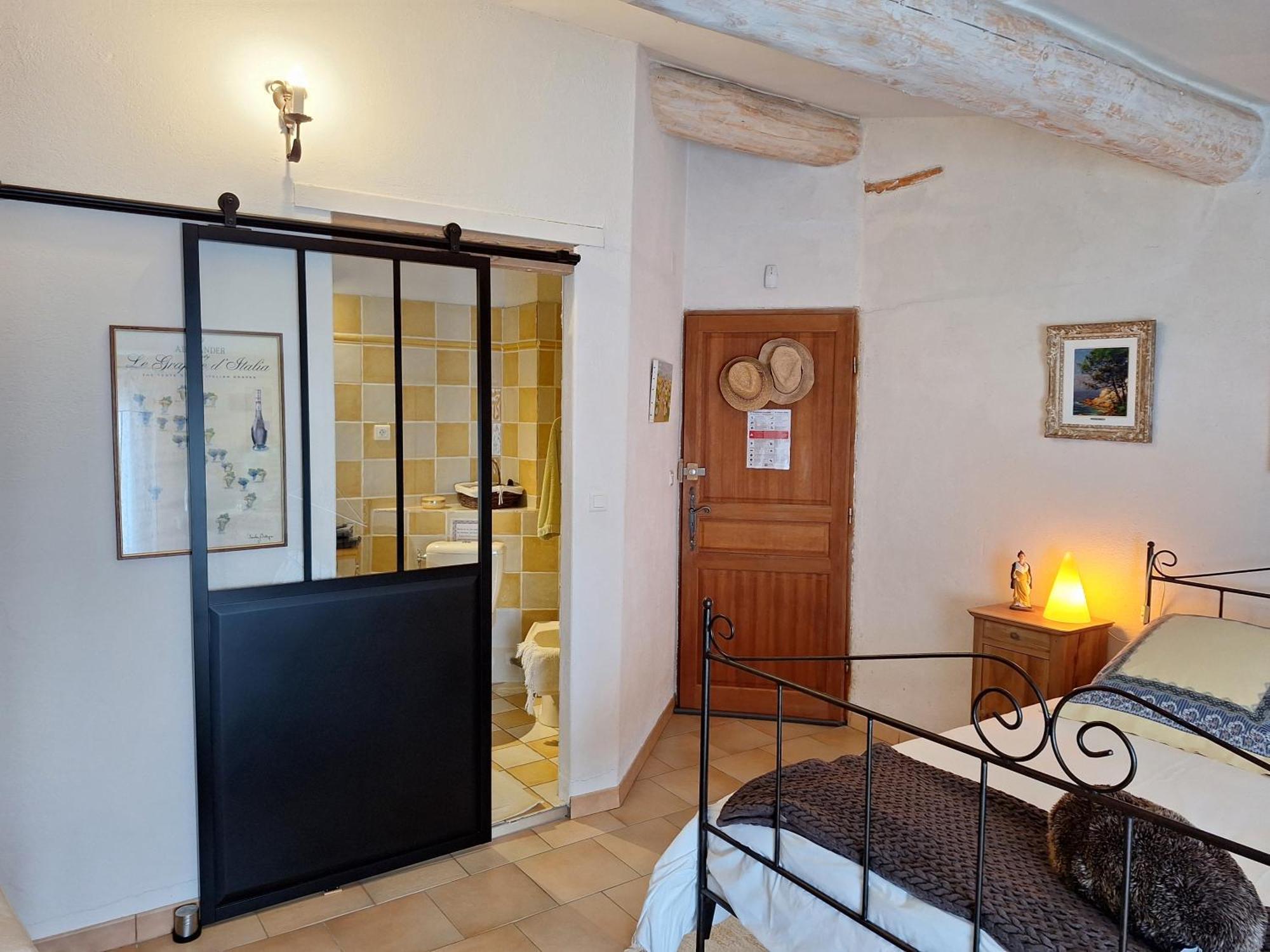 Clos Des Herissons - Chambres D'Hote - Piscine & Jardin Lauris Bagian luar foto